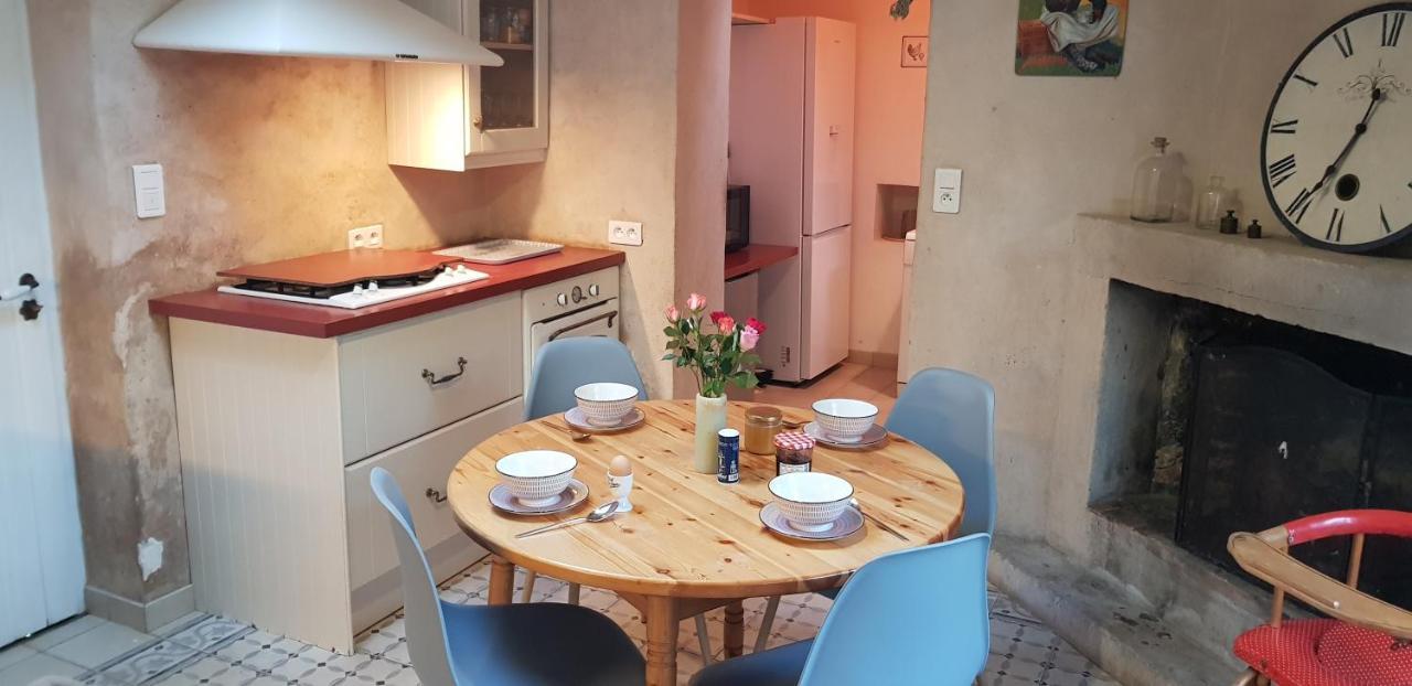 Maison Chaleureuse Et Familiale. Nalliers  Luaran gambar